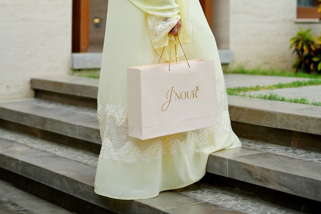 Sunny Lace Elegance – J’Nour Yellow Abaya