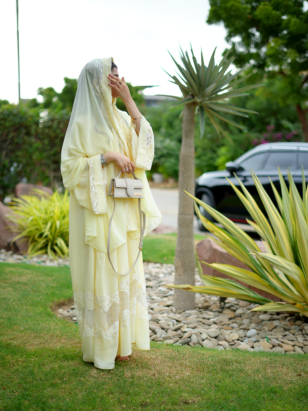 Sunny Lace Elegance – J’Nour Yellow Abaya