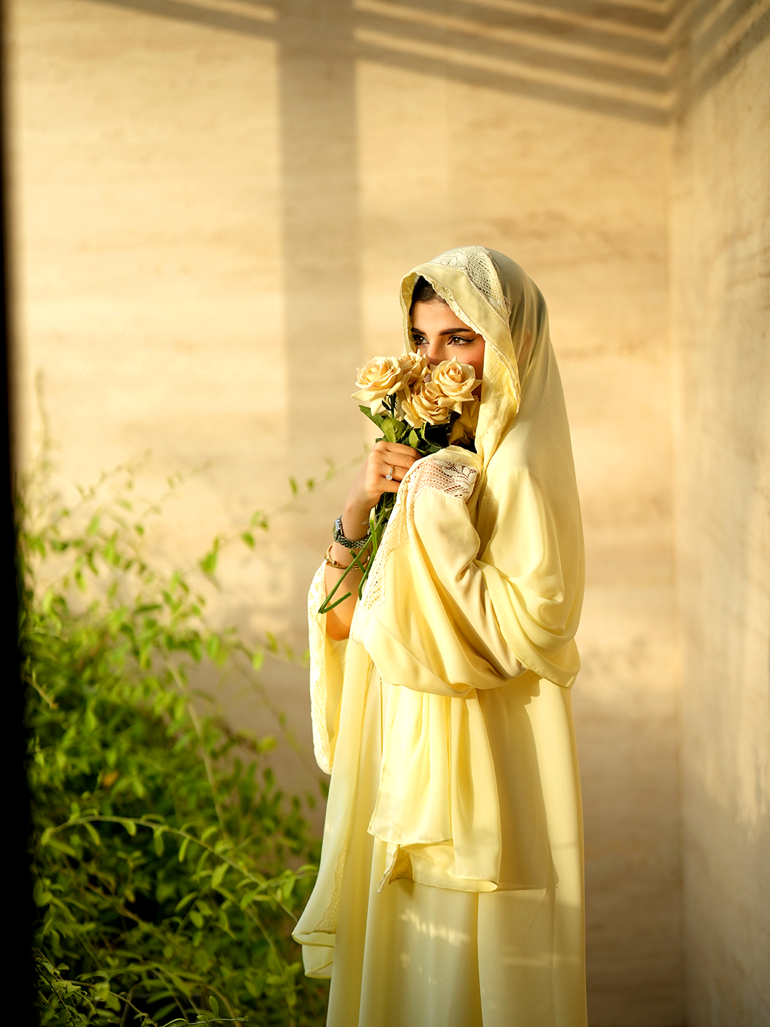 Sunny Lace Elegance – J’Nour Yellow Abaya
